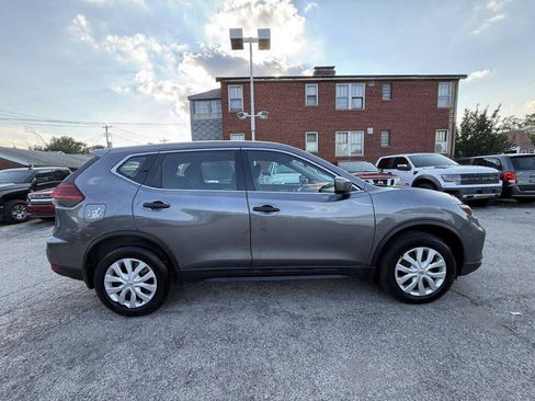 Used 2017 Nissan Rogue S AWD/4WD image 6