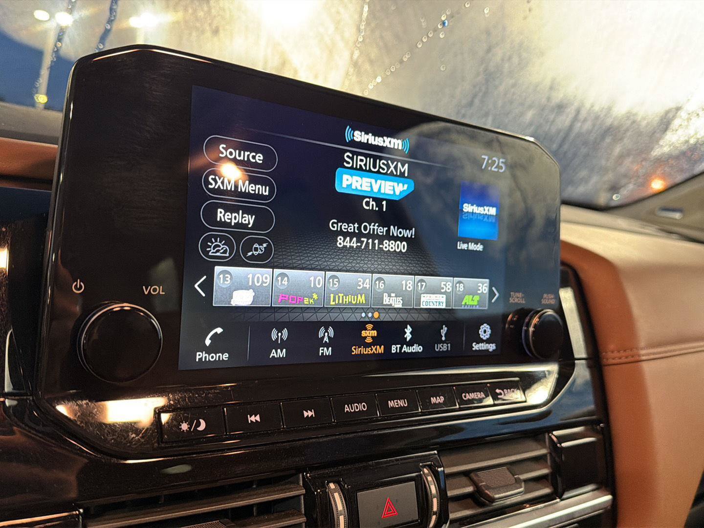 Used 2024 Nissan Pathfinder Platinum FWD image 25
