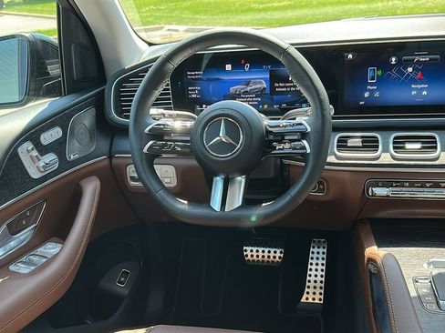 Used 2026 Mercedes-Benz GLS 450 4MATIC image 25