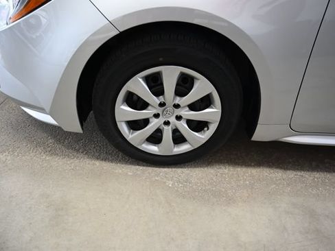 Used 2023 Toyota Corolla LE FWD image 30