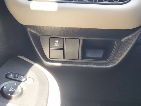 Used 2025 Honda HR-V LX image 25
