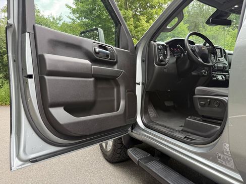 Used 2024 Chevrolet Silverado 2500 Custom w/ Custom Value Package AWD/4WD image 9