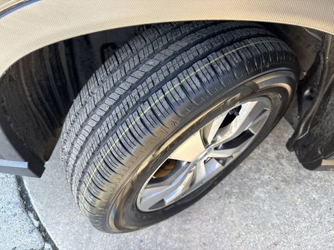 Certified 2023 Subaru Ascent Premium w/ Convenience Package image 25