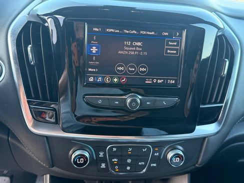 Used 2023 Chevrolet Traverse LT FWD image 23