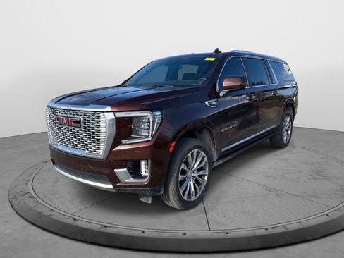 Used 2023 GMC Yukon XL Denali w/ Max Trailering Package image 3