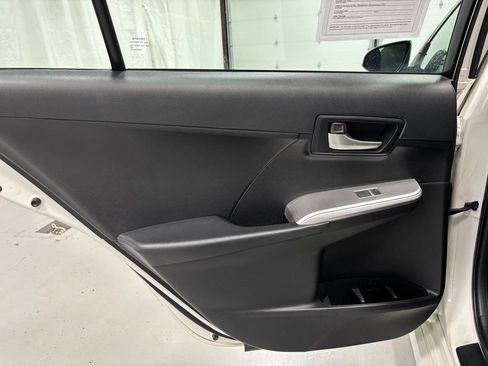 Used 2014 Toyota Camry SE FWD image 40