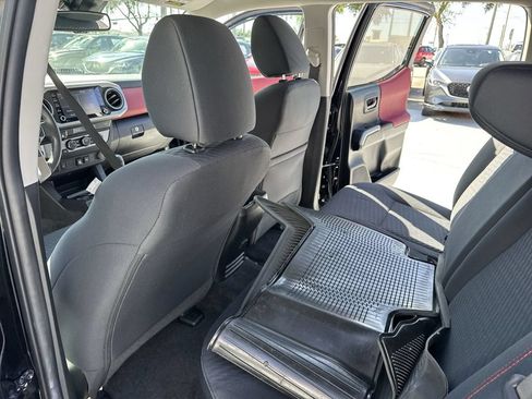 Used 2022 Toyota Tacoma SR5 w/ Technology Package RWD image 34