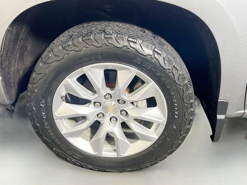 Used 2023 Chevrolet Silverado 1500 Custom image 13