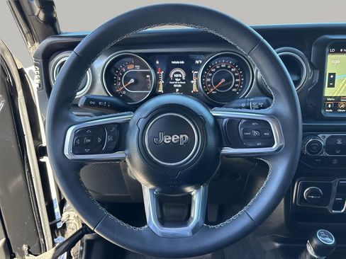 Used 2023 Jeep Wrangler Sahara image 29