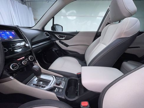 Used 2020 Subaru Forester Premium image 4
