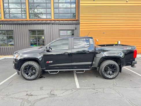 Used 2017 Chevrolet Colorado Z71 w/ Z71 Midnight Edition AWD/4WD image 2