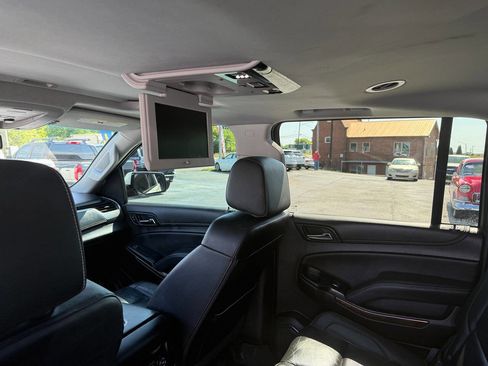 Used 2019 Chevrolet Suburban LT AWD/4WD image 13