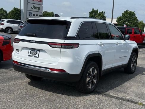 Used 2023 Jeep Grand Cherokee 4WD 4xe image 3