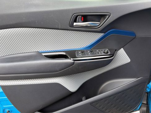 Used 2019 Toyota C-HR XLE image 18