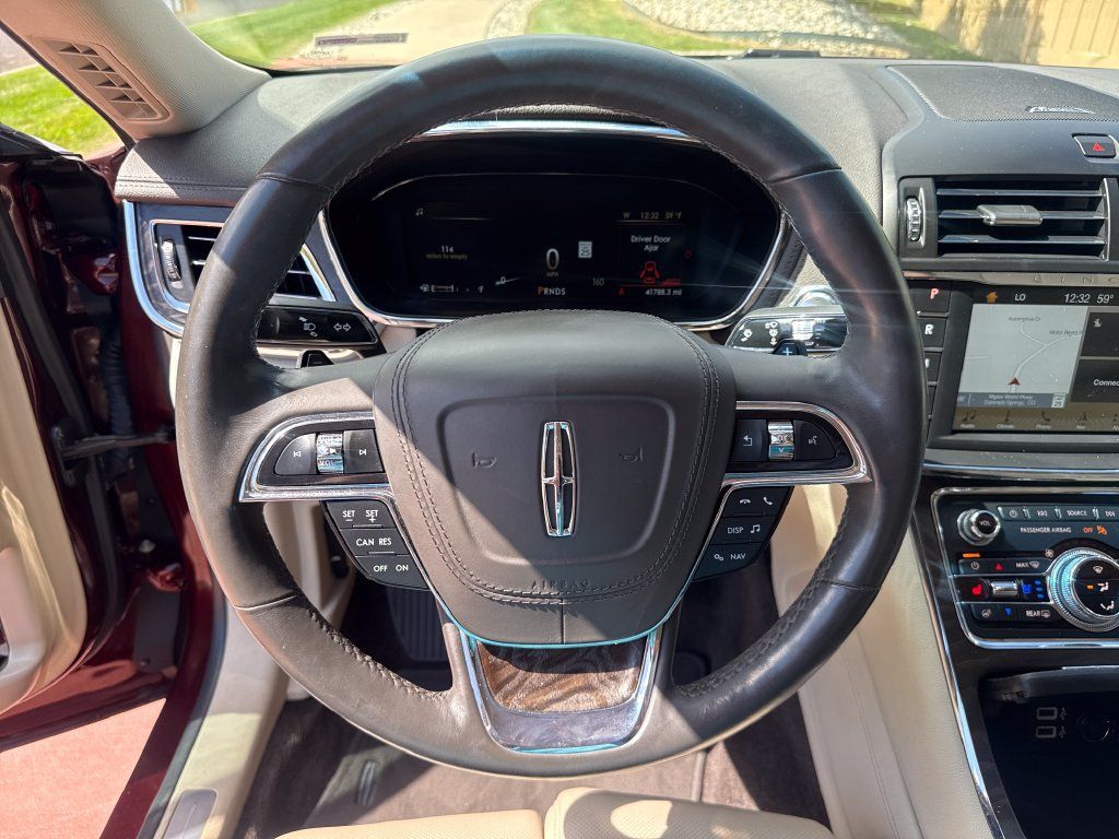 Used 2017 Lincoln Continental Select w/ Climate Package AWD/4WD image 14