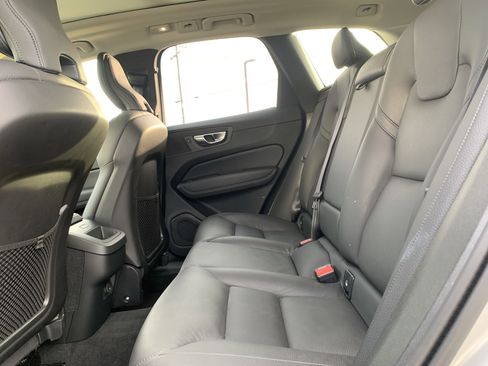 Used 2025 Volvo XC60 B5 Plus image 32