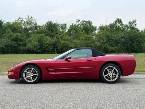 Used 2001 Chevrolet Corvette Convertible w/ Preferred Equipment Group2 RWD image 13