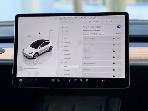 Used 2023 Tesla Model Y 2WD image 40