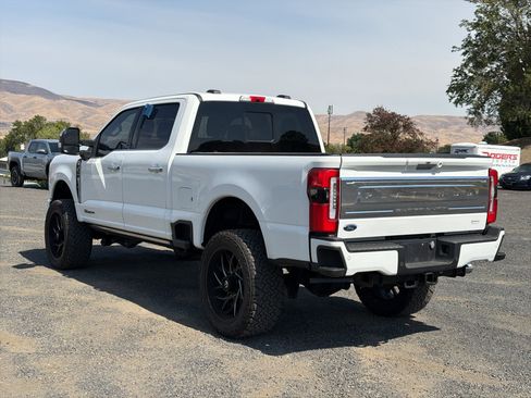 Used 2023 Ford F350 Platinum w/ FX4 Off-Road Package AWD/4WD image 9