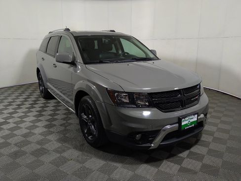 Used 2020 Dodge Journey Crossroad FWD image 13