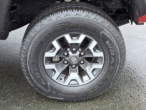 Used 2020 Toyota Tacoma TRD Off-Road image 8