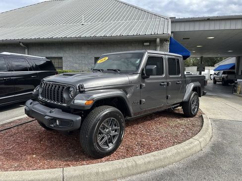New 2026 Jeep Gladiator Sport image 2