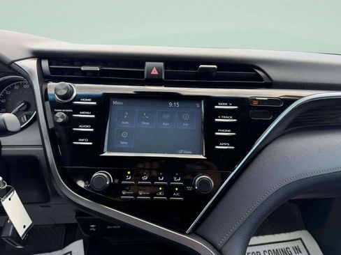 Used 2018 Toyota Camry LE FWD image 22
