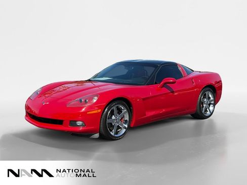 Used 2005 Chevrolet Corvette Coupe w/ Preferred Equipment Group RWD image 1