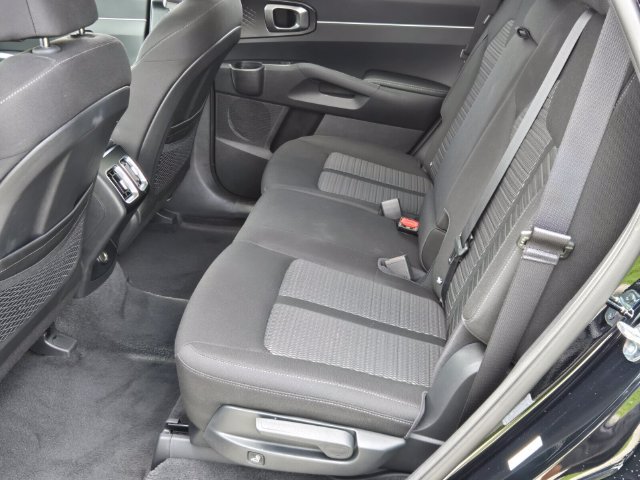 Used 2026 Kia Sorento LX FWD image 11