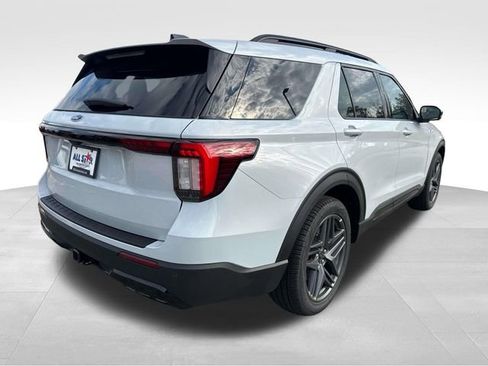 New 2026 Ford Explorer ST-Line w/ ST-Line Street Pack image 8