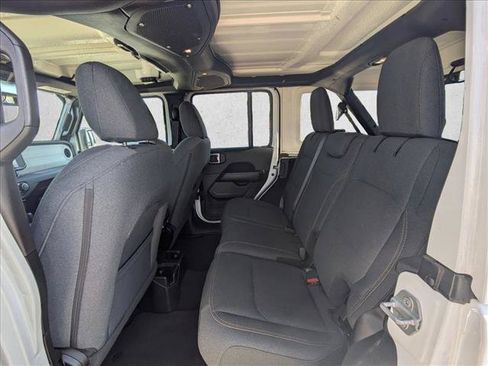 Used 2026 Jeep Wrangler Unlimited Sahara AWD/4WD image 14