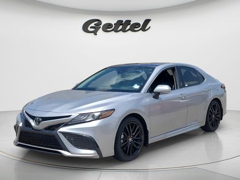 Certified 2022 Toyota Camry XSE FWD image 1
