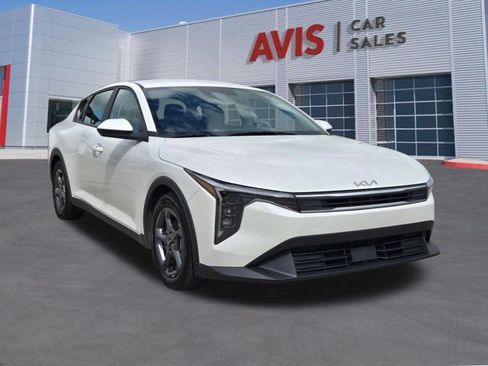 Used 2025 Kia K4 LXS image 3