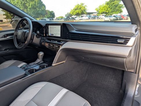 Used 2025 Toyota Camry SE FWD image 21