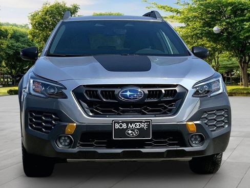 Used 2025 Subaru Outback Wilderness AWD/4WD image 2