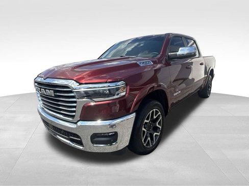 Used 2025 RAM 1500 Laramie AWD/4WD image 5