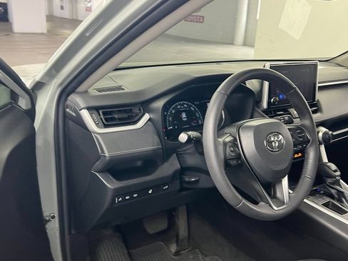 Used 2023 Toyota RAV4 XLE w/ Convenience Package FWD image 9