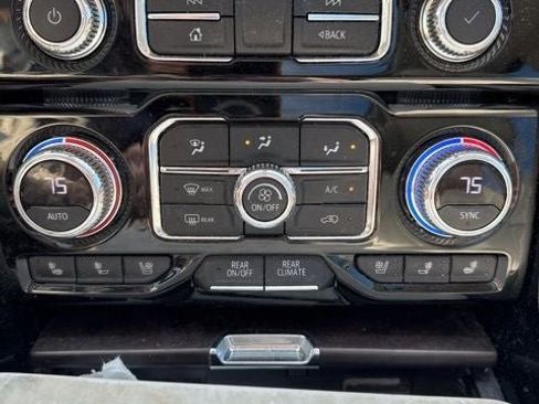 Used 2021 GMC Yukon Denali image 18