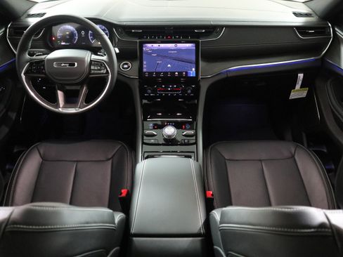 New 2025 Jeep Grand Cherokee L Overland image 16