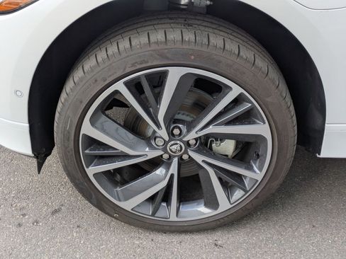 New 2024 Jaguar I-PACE R-Dynamic HSE image 9