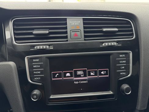 Used 2017 Volkswagen GTI S FWD image 27
