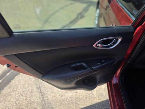 Used 2016 Nissan Sentra SV FWD image 12