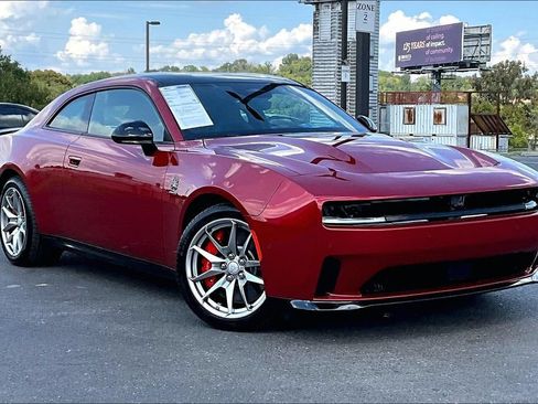 Used 2025 Dodge Charger Daytona Scat Pack w/ Track Pack AWD/4WD image 36