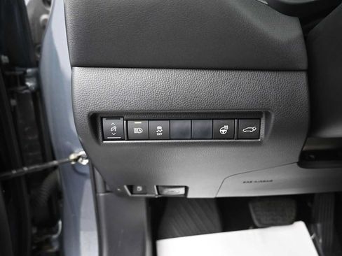 Used 2021 Toyota Venza XLE w/ Softex Package AWD/4WD image 10