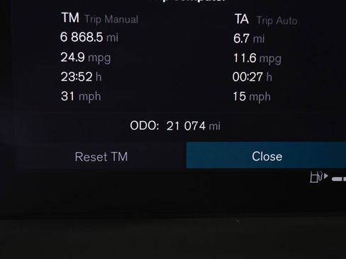 Used 2024 Volvo XC90 B6 Ultimate w/ Protection Package Premier image 27