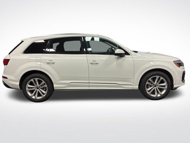 Used 2025 Audi Q7 3.0T Premium Plus AWD/4WD image 6