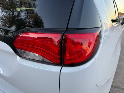 Used 2017 Chrysler Pacifica LX image 9