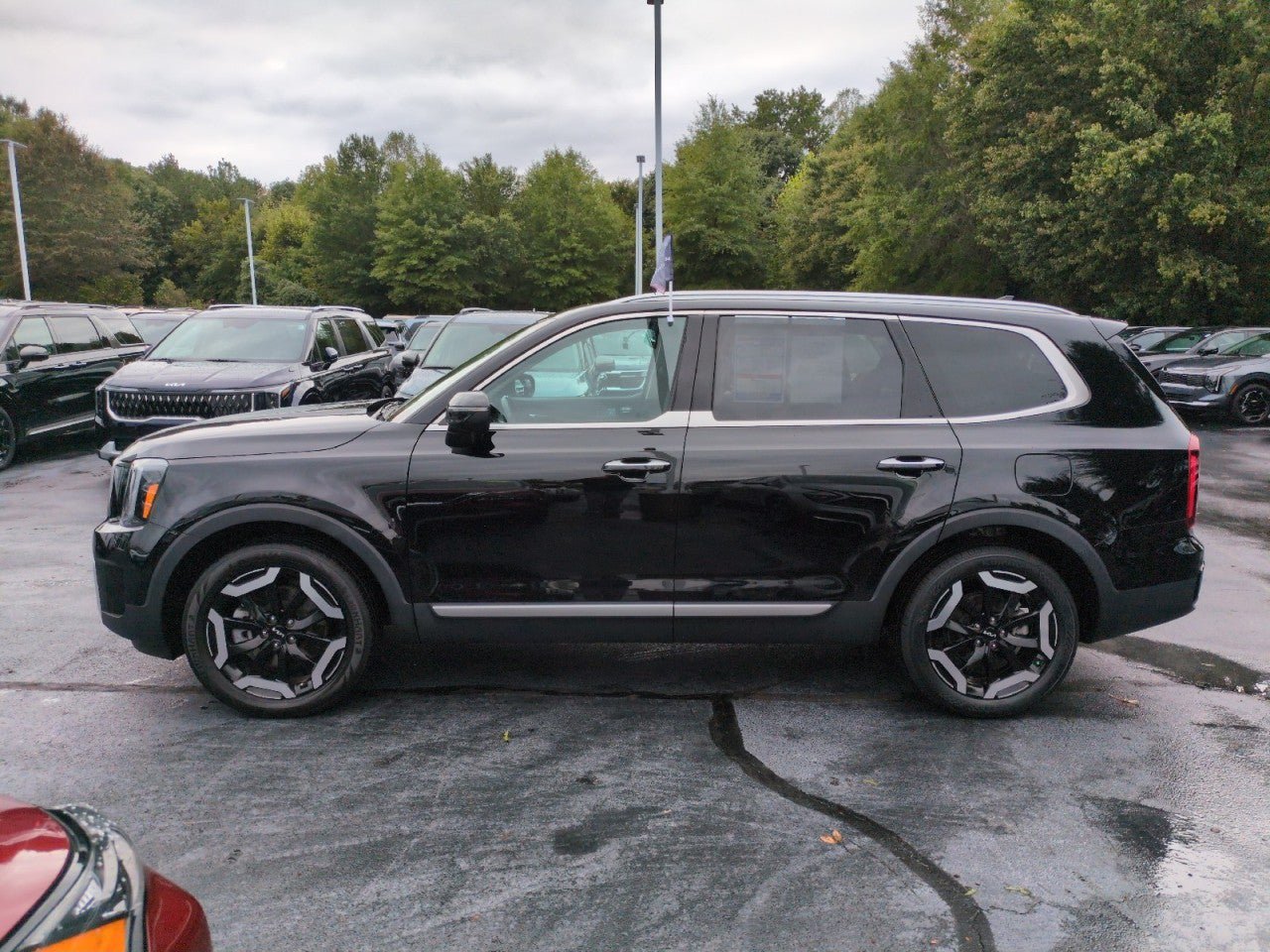 Certified 2024 Kia Telluride S w/ S Sunroof Package FWD image 4