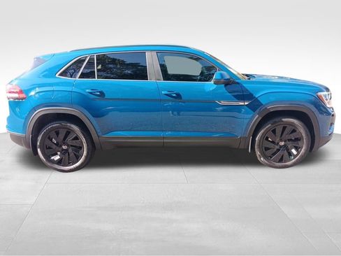 Used 2025 Volkswagen Atlas Cross Sport SE w/ Panoramic Sunroof Package image 7