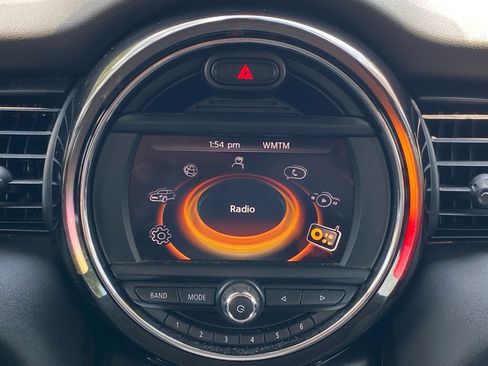 Used 2016 MINI Cooper 4-Door Hardtop image 21